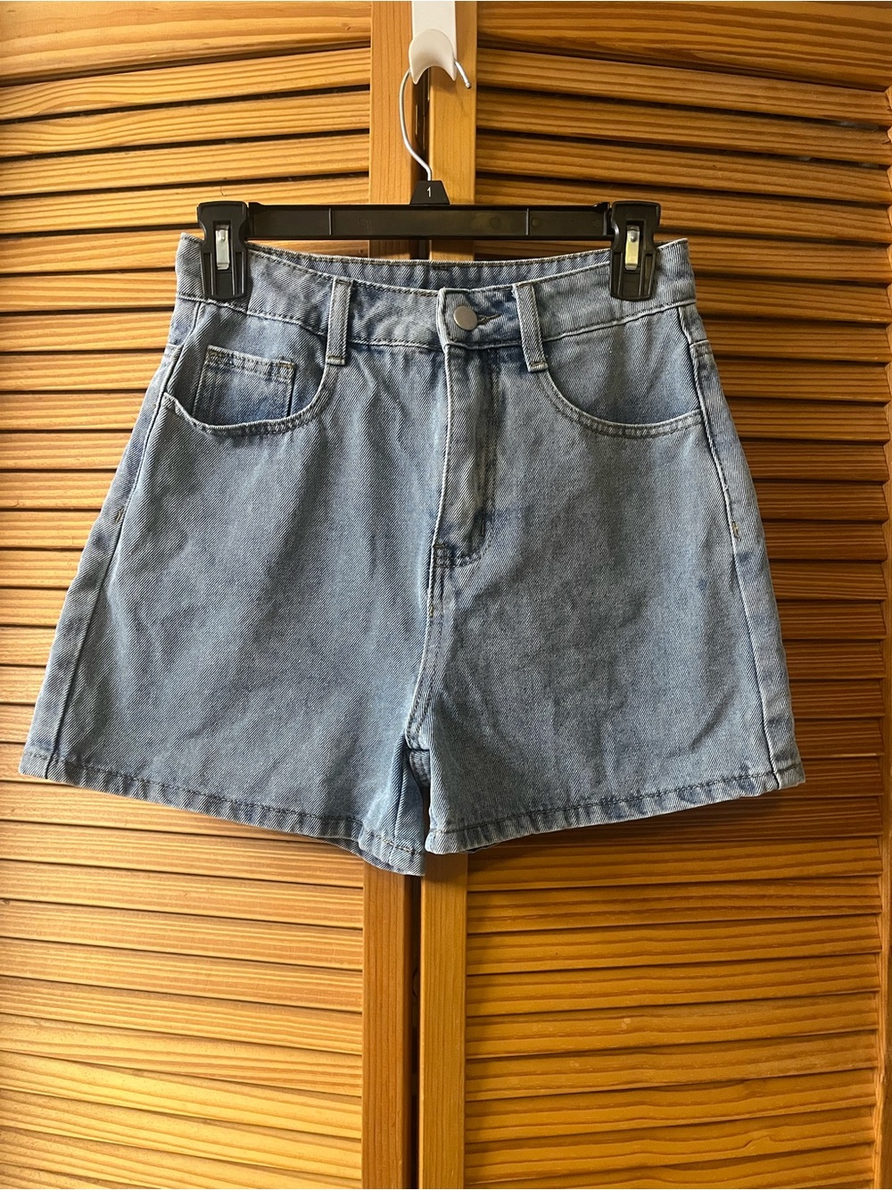 Women’s High-Waisted Light Blue Denim Shorts S